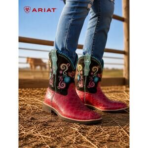 Ariat Girl's Western Leather Embroidered Boots - Size 3.5